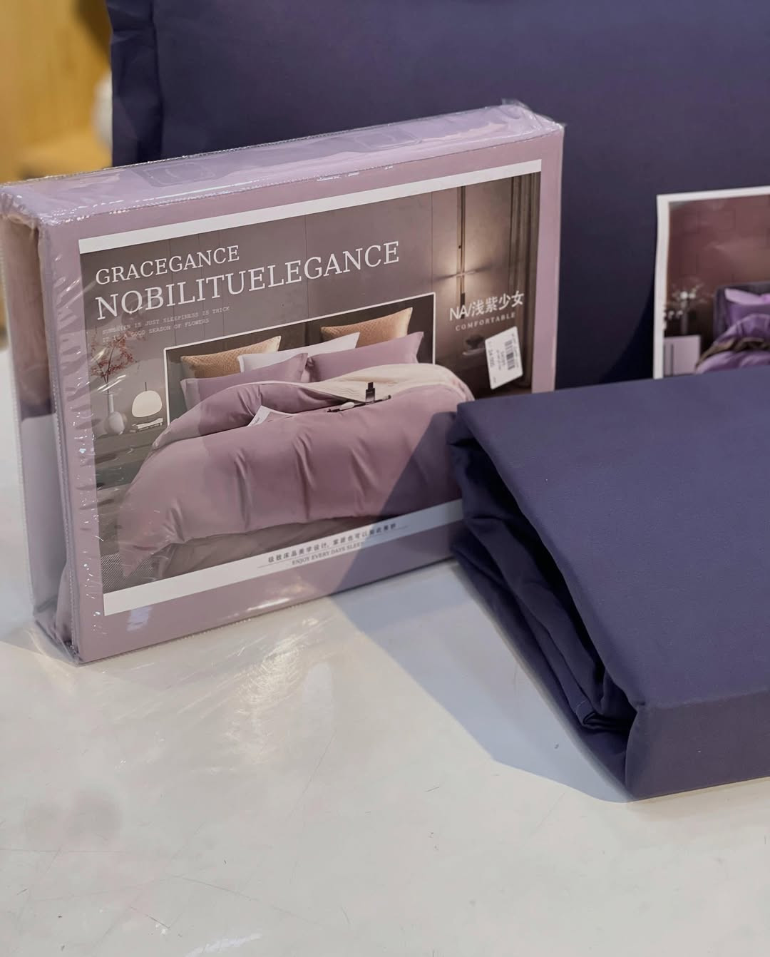 سيت فرشه نفر ساده 
خامه ناعمه
تتكون من ٣ قطع 
شرشف قياس ١٦٠*٢١٠ سم
وجه لحاف قياس ١٦٠*٢٣٠ سم
وجه مخده 
للطلب مراسلتنا عبر الصفحه 
‏‎العنوان / حله _شارع 40 جهة باب الحسين - مدخل -بستان الحلو

‏‎طابق ارضي - مواد غذائية + منظفات
‏‎طابق 1 - مفروشات
‏‎طابق 2 -رجالي + اطفال + نسائية + كوزمتك 
‏‎طابق 3-منزلية + اثاث 

‏‎تتوفر خدمه توصيل الى كافه انحاء العراق 🚚
‏‎للحجز والاستفسار يرجى مراسلتنا على الصفحه
