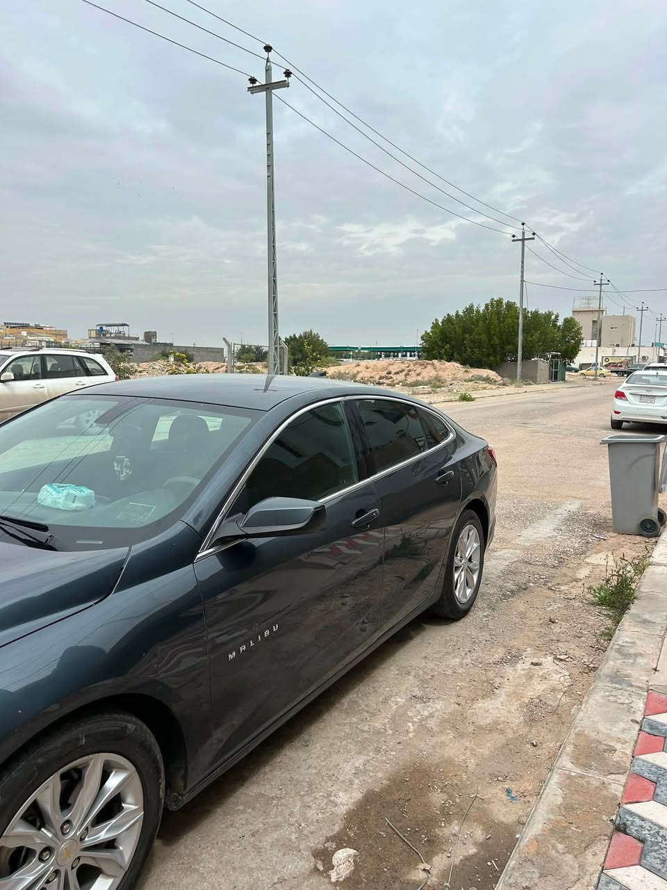 ماليبو 2020 بجم كبس خلفي كبس
بيه قطعتين و نص صبغ
كير مكينة تبريد كفالة
سعر 85 ورقة 
مكاني نجف 
***********
