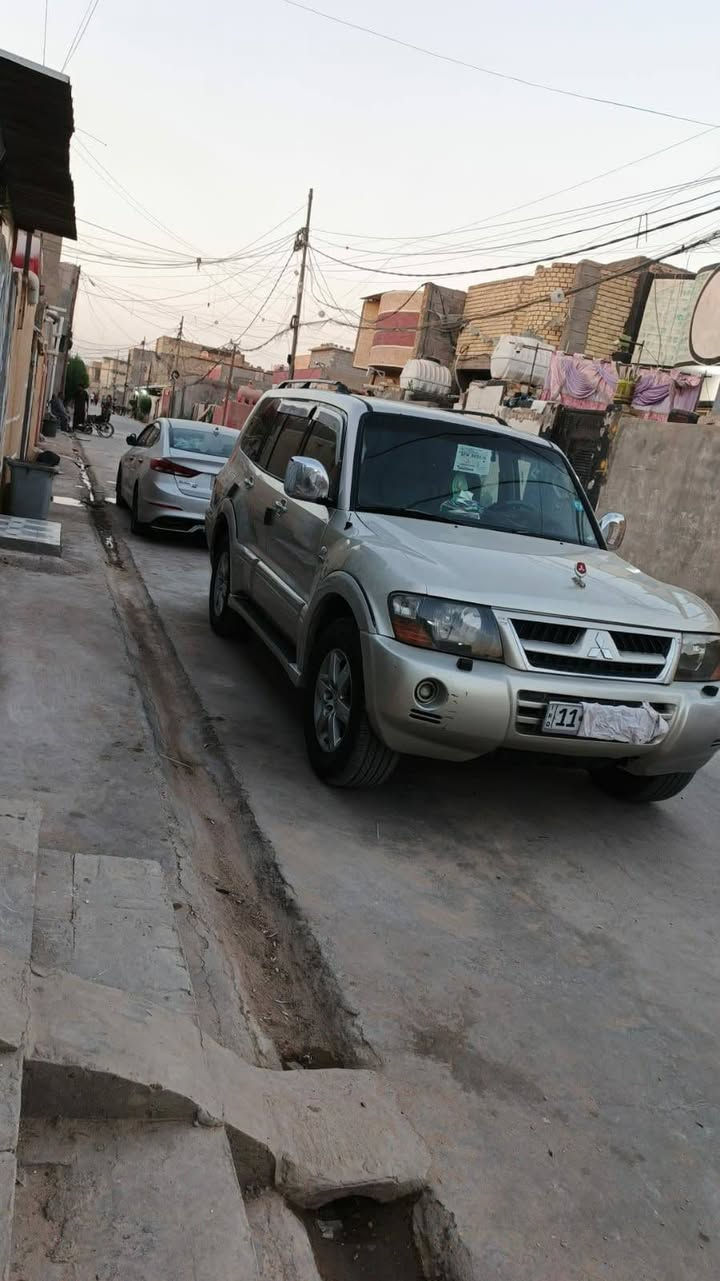 السلام عليكم باجيرو موديل 2006بيهه صبغ حزام سبعه راكب رقم بغداد تحويل محرك 3800 مكان ناصريه سعر 90ستفسار عل الرقم انه مكلف بنشر ***********
