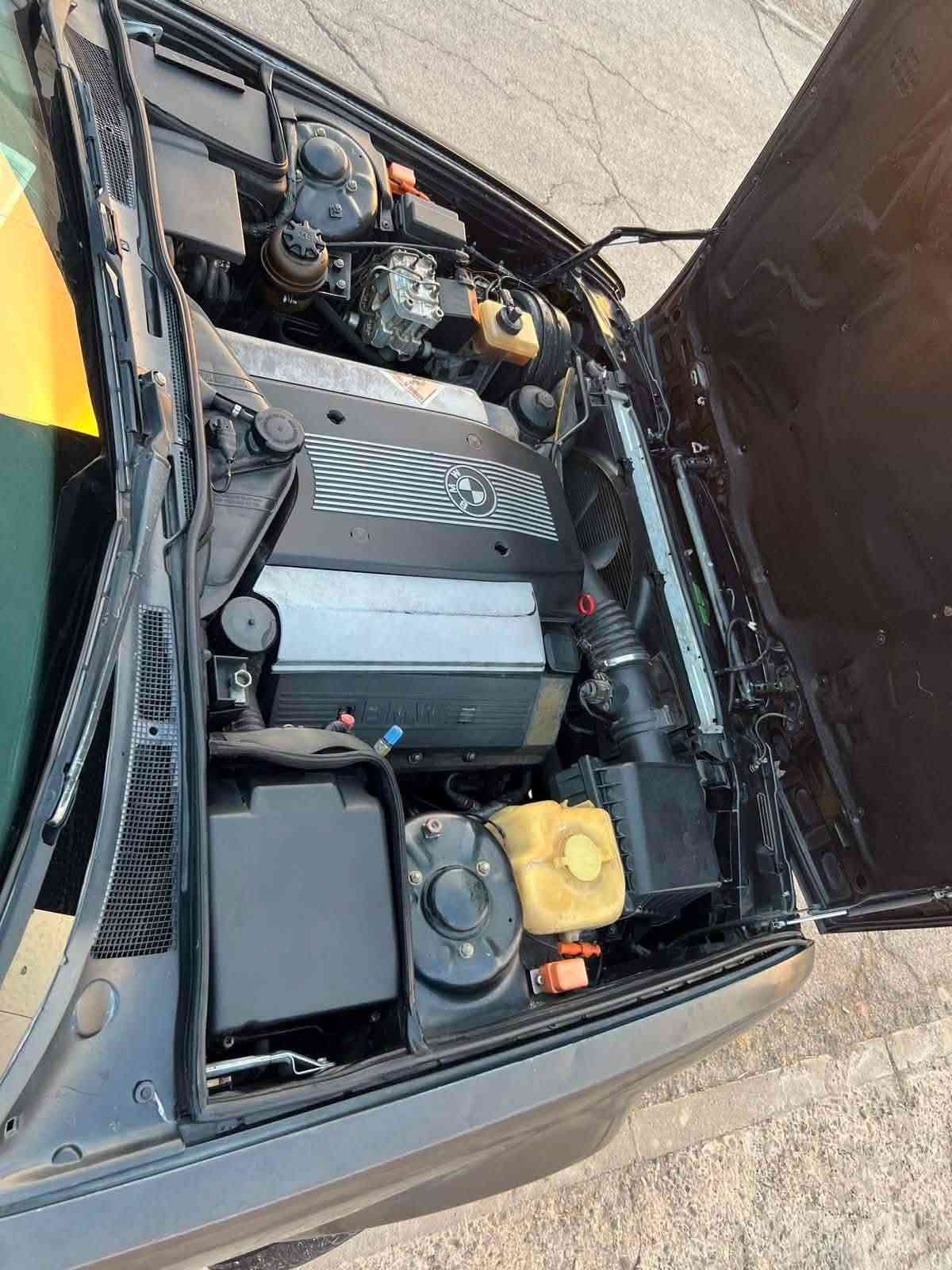 BMW - 730i - 8v
موديل 1992 
مواصفات 

- دبل جام + الجام الخلفي الوسط هم دبل جام- دبل ايرباك -دبل كمبيوتر شغال -دبل جكمجه 
-هوائيات بلاد 
- بجم عريض 
- سلايت طكتين شغال و اوتو 
- صاج ملكي 
- ويل شعاع اصلي 
- تبريد قطعتين + دبل مناخ 
- ساحبه دخان بالبورد شغاله 
- اربعه جام اوتو 
- سنترلوك 
دبل كشن كهرباء + تكوات كهرباء شغال
جعمقه كهرباء يعني الستيرن مي
محرك شرط درجة اولى جديد
الكير شرط درجة اولى جديد

بانكه كهرباء والحماوه ثابته جوه النص 
تبريد
 صدر امامي خلفي 100/100  
السياره 
شرط التحويل 
سنويه جديده 
رقم مسطره الجديد مشروع وطني تتحول بجميع المحافظات 
 

فحص وهزه جديده

المكان موصل الكندي ***********
