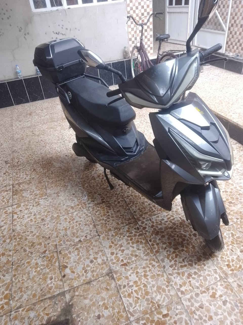 للبيع سكنس نضيف كلو شرط من ملف و عقل و تايرات و درع و بطاريات جدد اصليات قبل اسبوعين شديتهن يقرن 13و نص السعر 550 قفل من الاخير مكاني الايسر 
***********
***********
