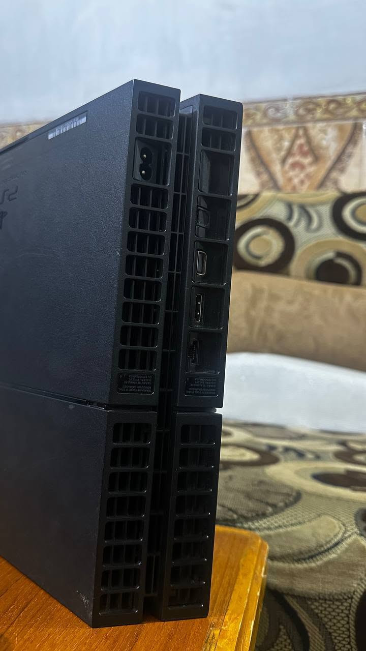 عندي بلي 4 فات مهكر
مع دركسون v3 RXN

مع يو بي اس 850 

مع جوستك اصلي وجوستك تجاري

🔴يوجد توصيل جميع المجالات🔴

السعر خاص للتواصل وآتساب ***********
