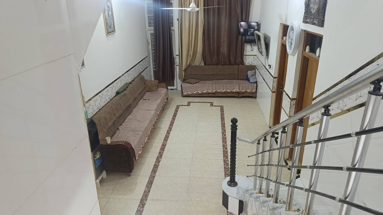 بيت طابقين • كراج وحديقة • شارع البستان