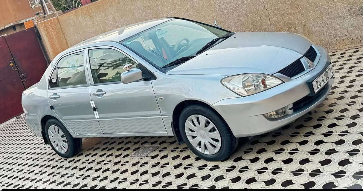 السلام عليكم للبيع
متسيوشي لانسر. 2011.
رقم صلاح الدين نكليزي بسمي شرط التحويل. مكفوله كفاله من الصبغ والبارد والتبديل. 🌹بصمه تشغيل وابواب. 
محرك 1600.المرغوب..تبريد ثلج. تخم تاير جديد. سياره مال جناي 🌸
السعر 87 ومجال بسيط جدا. 
مكان السياره صلاح الدين بلد الضلوعية. 
***********
