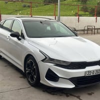 Kia k5 2022  فول مواصفات  مرقمة جاهزة  بيها 4 مكانات صبغ بدون دواخل بد...