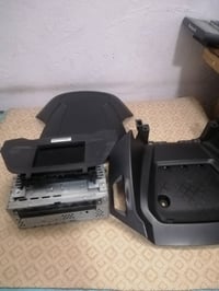 شاشة وسطية • مسجل وراديو • فورد اسكيب ٢٠١٧