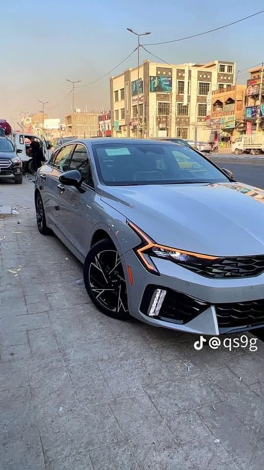 K5  موديل 2025

السلام عليكم 

GT line

وارد امريكي حادثه الحافه مال الجاملغ الخلفي فقط بدون دواخل بدون صبغ فقط كارت ع كد شبر بالجاملغ وبارد بالحافه مال صندوك  بدون ايرباك السياره رقم بغداد ماشيه 14 الف ميل محرك 2500 

مواصفاته

بصمه ابواب وتشغل 

تشغيل عن بعد

فور ويل درايف

بنوراما 

كشنات جلد اصلي اسود مطعم ب ابيض ختم جيتي 

الكشنات الاماميه تدفئه 

كشن السائق كهرباء 

سايد بريك بصمه

مود درايف 

شاحن واير ليس 

رادار امامي وجانبي وخلفي 

حساس امامي خلفي اصلي 

كامرا اصليه

تحكم مقود كامل 

صندوق ذكي يفتح عند الاقتراب من السياره 

لايت لد وبلوجكتر لد اصلي وبك لايت لد كامل 

وبعد المواصفات المعروفه بال K5 

للاستفسار اكثر الاتصال
***********
مكان بغداد

نص مكتوب في الصور:
- @qs9g GT line 2025
- @qs9g