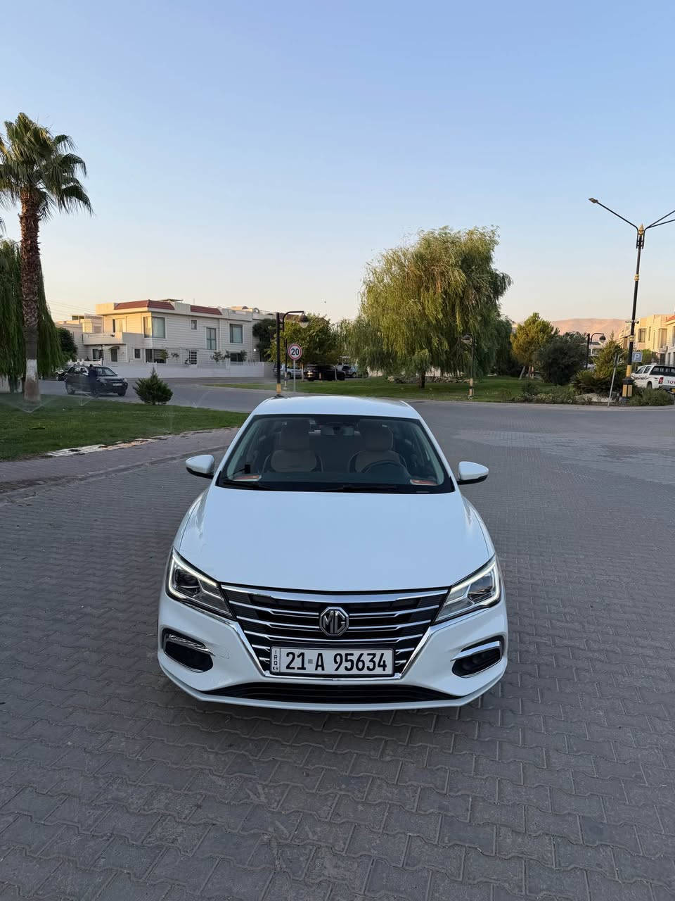 ⚜️MG 5 comfort⚜️ 2023
مواسەفات : کۆمفۆرت
شاشە 
کامێرا
بەسمە
حاسە
ترحدیت سورعە
دەبڵ گێر ECO . Sport
لایت لید
ئاوێنە کارەبا
بەگلایت لید
ویل کەپ 
تێبینی :  سەیارەکە لەشەریکەوە یەک دەستە ٤ پەڵە PDR هەیە بێبۆیاخ بێشوخت بێ دەعم تەنانەت دەعامیشی بۆیاخ نیە کوشنی تێگیراوە دژەخۆری جامەکانی بۆ کراوە بەرمەجەی دیلکۆی بۆ کراوە کامل سێرڤسی لە شەریکە کراوە
٨٥ هەزار کیلۆمەتر ڕۆشووە بەشەرتی گێر مەکینە و تەقەو ڕەقەو تەحویل و غرامە 
نرخ : 93$ مەجال 
شوێن : سلێمانی
رەقەم تەلەفون :*********** السليمانية, العراق
