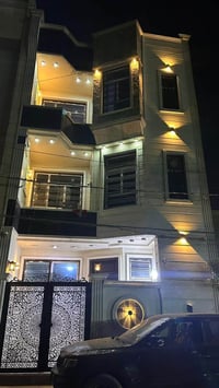 شارع المتنزه • ٧٥م • ٣ طوابق