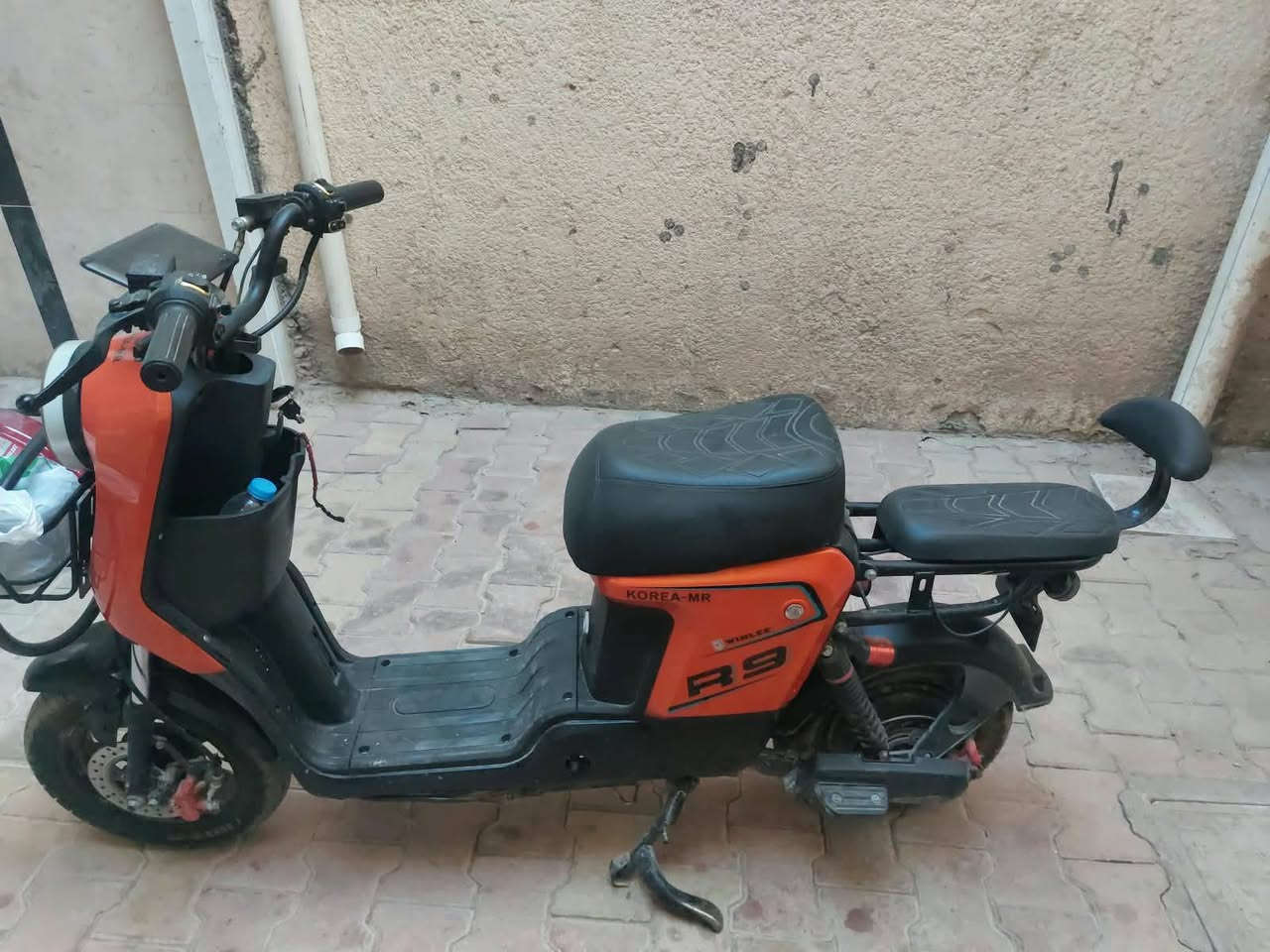 للبيع R9 موديل 2025 نظيفه وكلشي شغال 
بس بطارياته اكو بيهن انفخن 
بسعر 250 وبيه مجال 
مكاني كربلاء ،احمد الوائلي
 ***********
