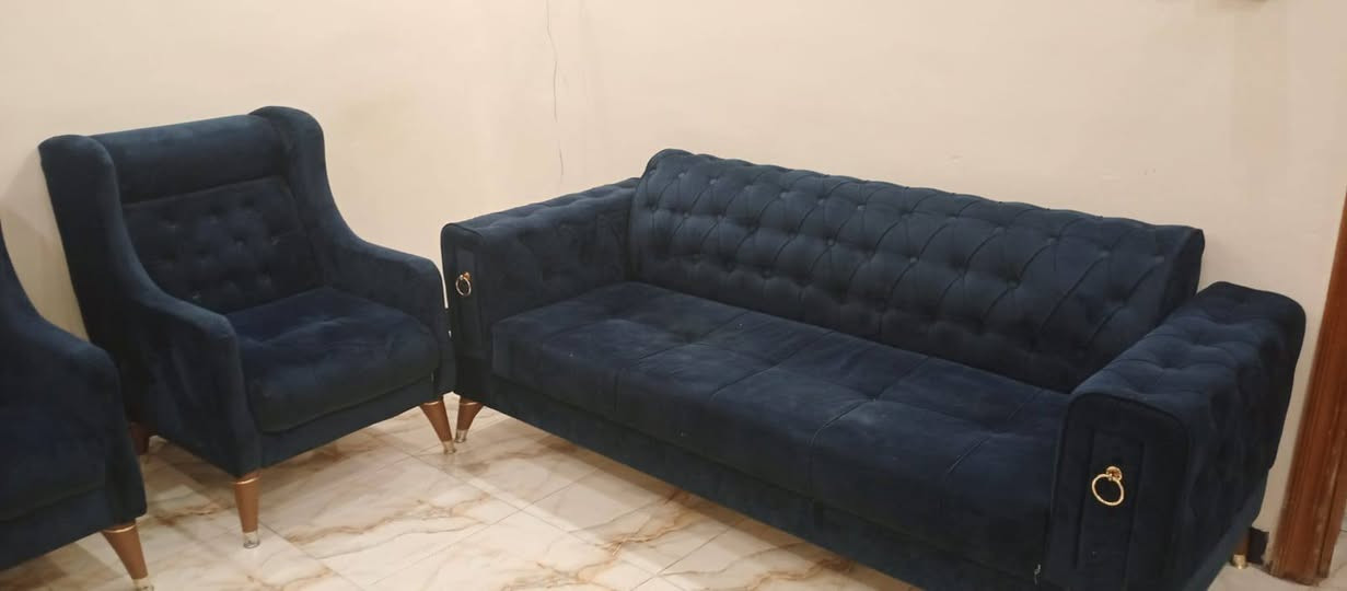 تخم تركي ٨ مقعد سفنج كاندز قماش قديفه كتر برو جدا نضيف مابي اي ضرر فقط يرادله تنضيف السعر قفلللللل ٢٥٠ 
*********** واتس
