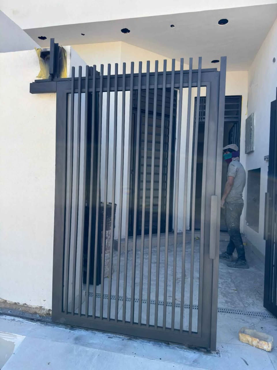 صباغ • شبابيك أبواب • أسعار مناسبة