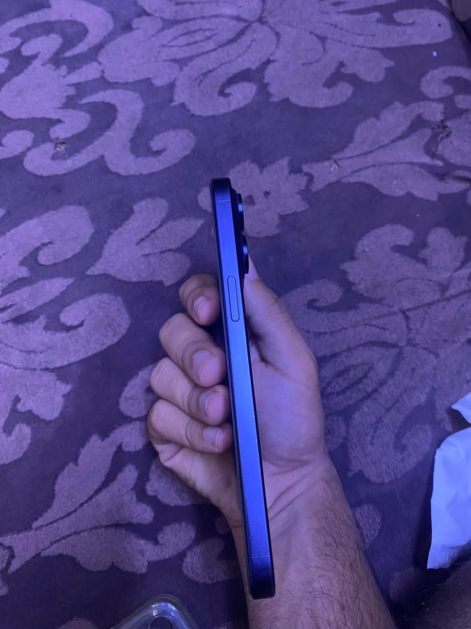 أيفون ١٥ ابرو ماكس
الجهاز وتر ما امبدل بي شي ضد المي 
الذاكره ٢٥٦
البطاريه٨٨ مشحون ٥٠٠ أو قابل للزياده 
النوع عربي شرق اوسط 
العنوان بغداد حي اور قرب جامع الفردوس 
السعر مليون أو بي مجال 
***********
