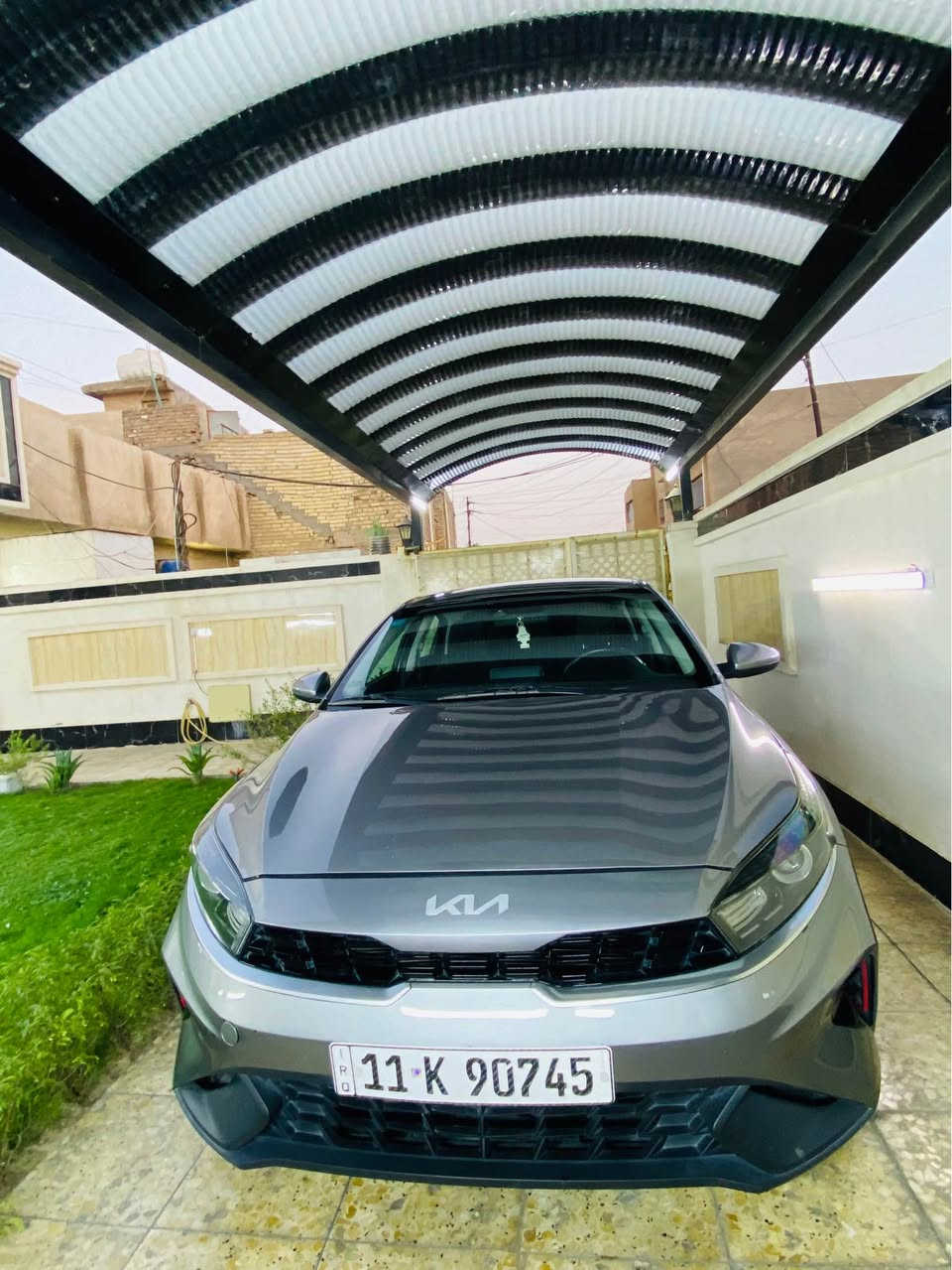 السلام عليكم 
كيا فورتي 2023
بسمي
رقم بغداد دولي  
على ايدي من امريكا 
محرك 2000دوش 
رادار امامي 
شاشه كار بلاي
٣انضمه قياده 
حادثها سطحي بنيد مبدل ومصبوغ نفس اللون 
ايرباك فقط دركة 
 ومن امريكا بيها جاملغ الخلفي جهه السايق الهلال مالته بارد وضاربي كلير الجاملغ كله 
والسياره احلى من الصور تحي تشوف وتفحص بعينك 
السعر ١٤٨ وبيها مجال 
مكانها الزعفرانيه شارع المعهد 
للاستفسار *********** بغداد, العراق
