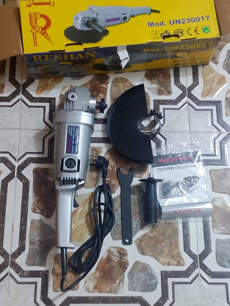 كوسره حجم كبير من شركه ريشان قطعه اصليه البدن فافون جديده بل كارتون غير مستخدم للبيع السعر 100 قفل مكاني كربلاء توصيل ماعندي موبايل ***********
