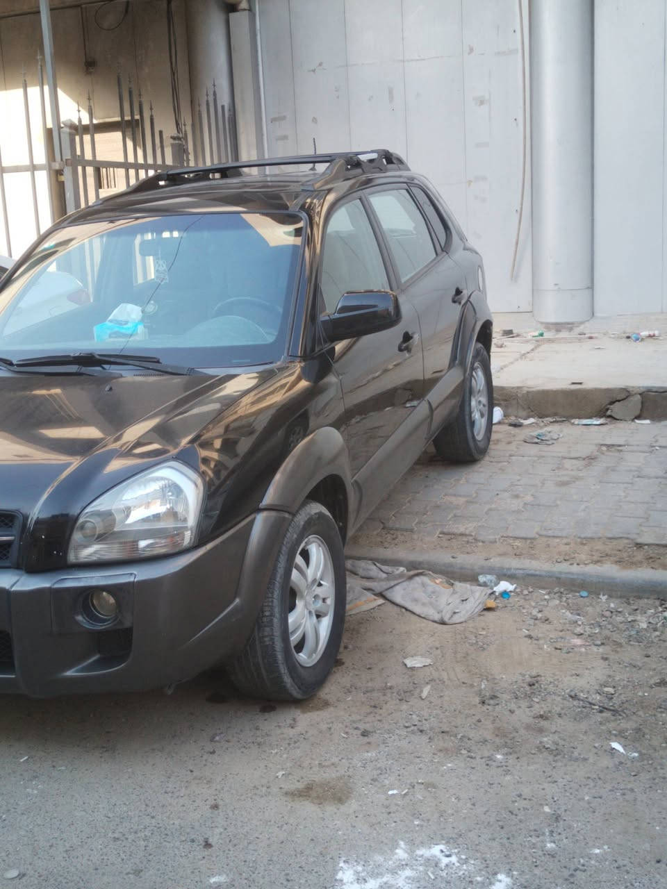 السلام عليكم
توسان موديل 2007 امريكي 
رقم بغداد جديد
ماشية 113.000ml
سيارة محركها v6. 2700
موصفات سيارة
شاشة
كاميرا
فتحة
فور ويل شغال
سستم صوت BOSS
حادثها امريكا
جاملغ خلفي ومصبوغ الباب وياة
بلعراق حافة البنيد
سيارة نظيفة جدا
السعر 100 وبيها مجال للشراي
للعلم السيارة تحويل ثاني يوم هزة جديدة ورقم جديد
باسمي 

مكانها بغداد الدورة 
***********
