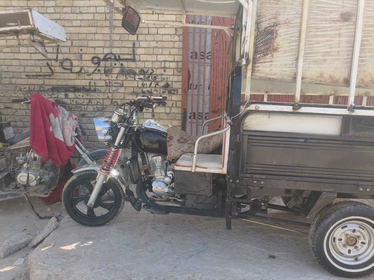 السلام عليكم ستوته البيع 23 20جمره راقم نكلزي كامله مكمله من محجر ومصطبات وكراسي سعرهه مليونين ومتين وبيهه مجال شي بصيط شراي راسلين علا هاذه راقم ***********
