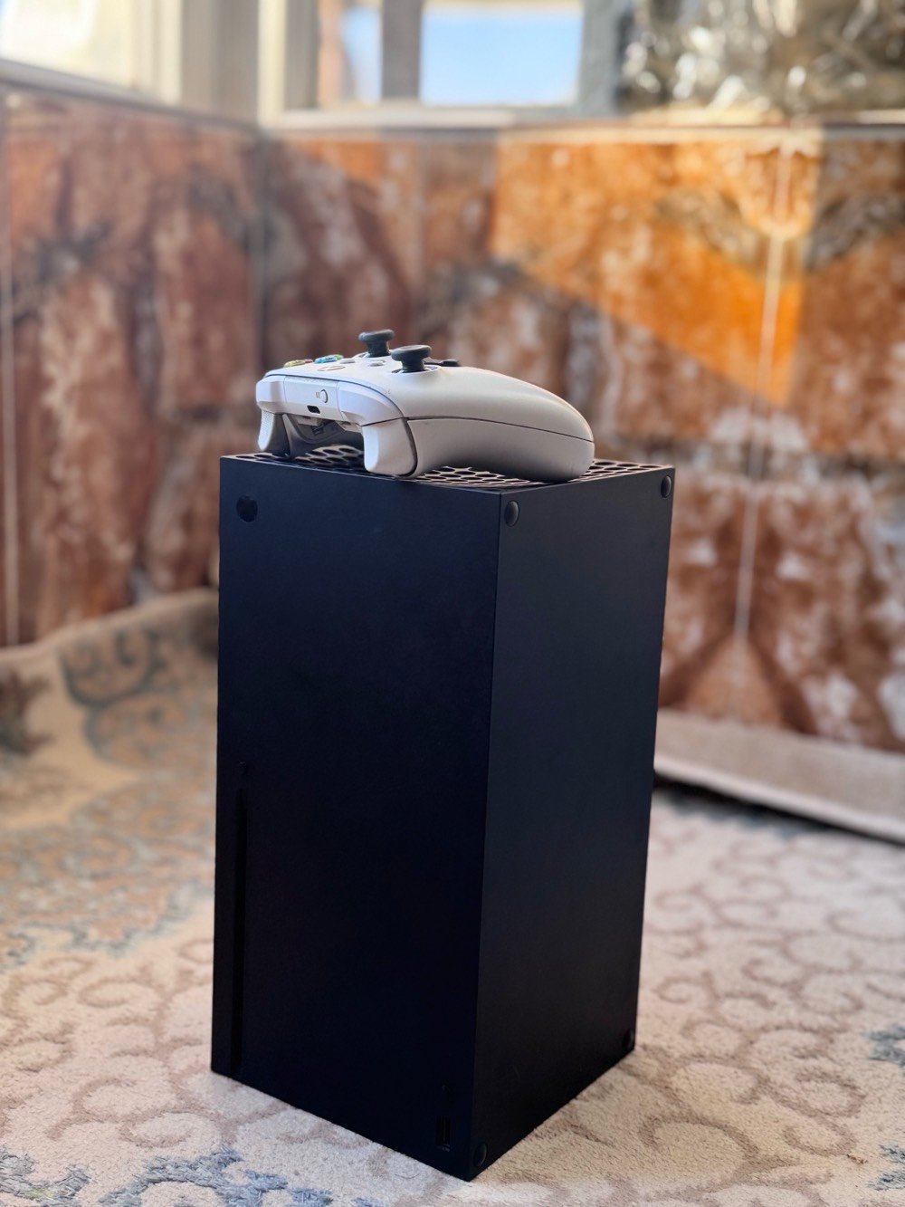 السلام عليكم ورحمة الله وبركاته
Xbox Series X (1TB) - إصدار 2022 🎮
 المشتملات: كامل أغراض الشركة مع الكارتون الأصلي بدون أي نقص.
 الحالة: الجهاز مفتوح (تم تغيير مدخل الـ HDMI)، وزر التشغيل (Power) يحتاج إلى ضغطة خفيفة ليعمل.
 الألعاب: مرفق مجموعة من الألعاب المثبتة داخلياً.
📦 التوصيل متوفر.
📌 ملاحظة: عند الحجز، يتم أخذ عربون لضمان الجدية.
للجادين: يرجى مراسلتي على الخاص أو ترك تعليق.
واتصاپ/ ***********