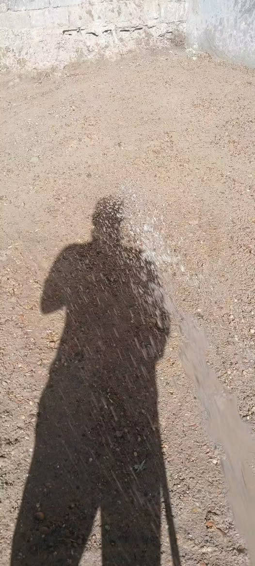 على بركة الله المباشرة بانشاء منزل بمساحة ٢٠٠ متر   والبدء بنتظيف القطعة وتجهيزها واعمال الحدل 
تحت اشراف و تنفيذ مكتب العبيدي للبناء 
موقعنا /فلوجه 
ونعمل في جميع مناطق الفلوجه وضواحيها 
اعمالنا مضمونه وشغل درجه اولى بأدق المواصفات المطلوبه 
نعمل ب نضام النقد و الأقساط 
نعمل على نضام ذرعه سقف على حسب سعر المتر و يبدأ سعر المتر من ٤٠٠ الف الى ٦٠٠ الف ال vip
و نعمل على نضام القطعي على حسب مساحه الارض 
اسعار القطعي 
المساحه ١٠٠ متر تسليم مفتاح 🔑 ب ٣٥ مليون 
المساحه ١٢٥ متر تسليم مفتاح 🔑 ب ٤٠ مليون 
المساحه ١٥٠ متر تسليم مفتاح 🔑 ب ٤٥ مليون 
المساحه ٢٠٠ متر تسليم مفتاح 🔑 ب ٥٥ مليون 
المساحه ٢٥٠ متر تسليم مفتاح 🔑 ب ٦٥ مليون 
علما ان هذا الاسعار نقد وليس اقساط 
اذا كان البناء 👷‍♂️ بيت قديم ف يكون تهديم وتفليش البيت بل مجان وبدون اي اضافات على المبلغ الكلي 
نعمل في البناء بمقابل مقايضه بدل البناء يعني نبني الك مقابل سياره او قطعه ارض 
سعر المتر ببناء بلوك ب ٣٤٠ الف للمتر المربع الواحد 
لدينا تندر خاص لاصاحب الذوق الخاص او الحالات الخاصه 
نعمل ب التقسيط لكن بمقدمه ٤٠ ب المئه من المبلغ الكلي 
المقدمه تؤخذ على شكل دفعات مع مراحل العمل وليس دفعه واحده 
يكون بناء الهيكل درجه أولى وباقي التفاصيل حسب الأتفاق 
العمل امام انضار صاحب الدار 🏠 

للاستفسار مراجعه مكتب العبيدي للبناء 
***********
***********

نص مكتوب في الصور:
- مكتب العبيدي للبناء ٠٧٧٠٣٠٨٤٨٧
