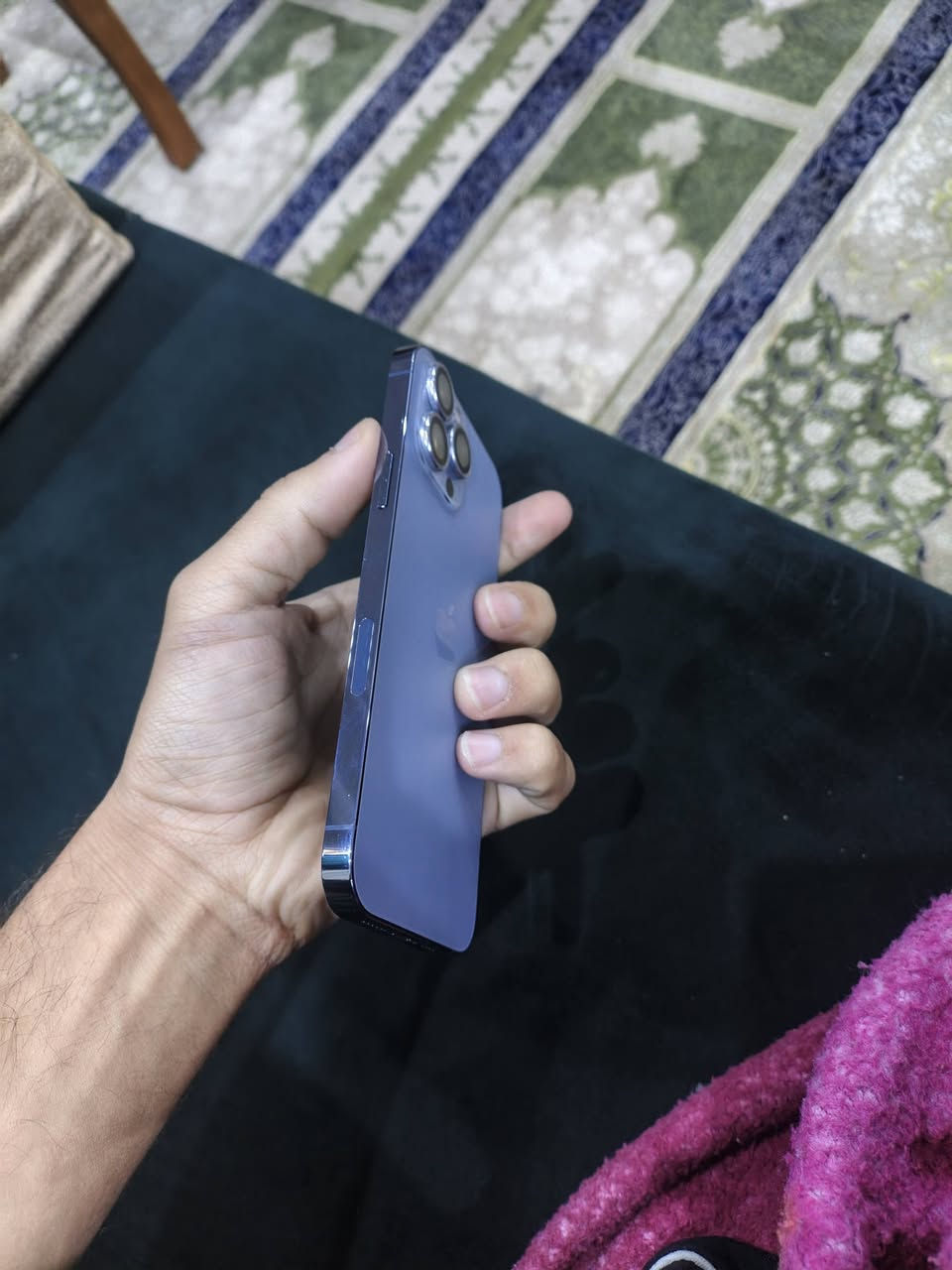 سلام عليكم جهاز ايفون 13 بروس ماكس لون بحري جهاز مكفول ما عده بس معله لبطاريه 79  اذكره 256 لسعر625 لستفسار عليه الرقم خاص ما رد مكلف ***********
