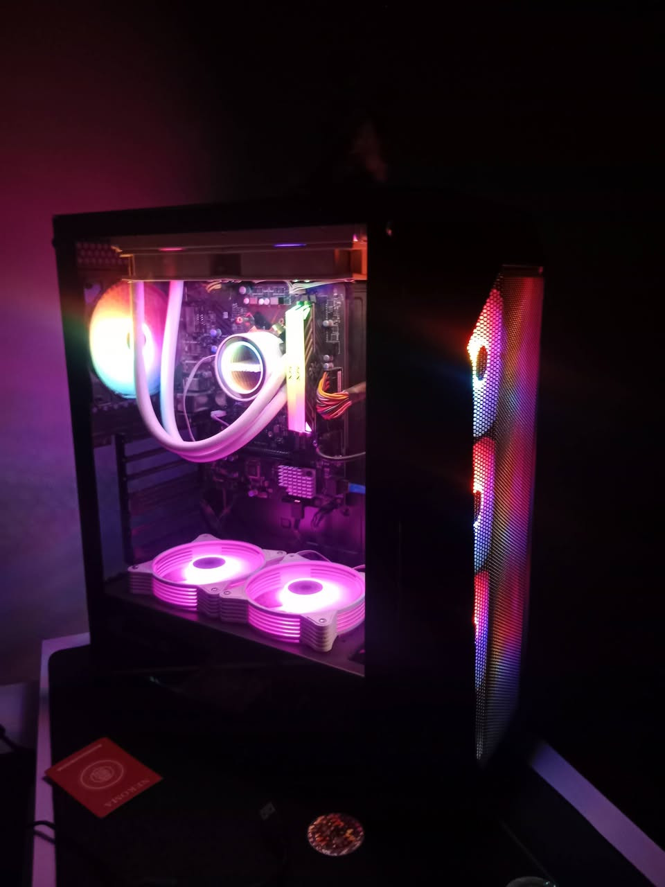 رايزن ٥٥٠٠ • رام ١٦ جيجا • شاشة LG ٢٧ ١٠٠هرتز
