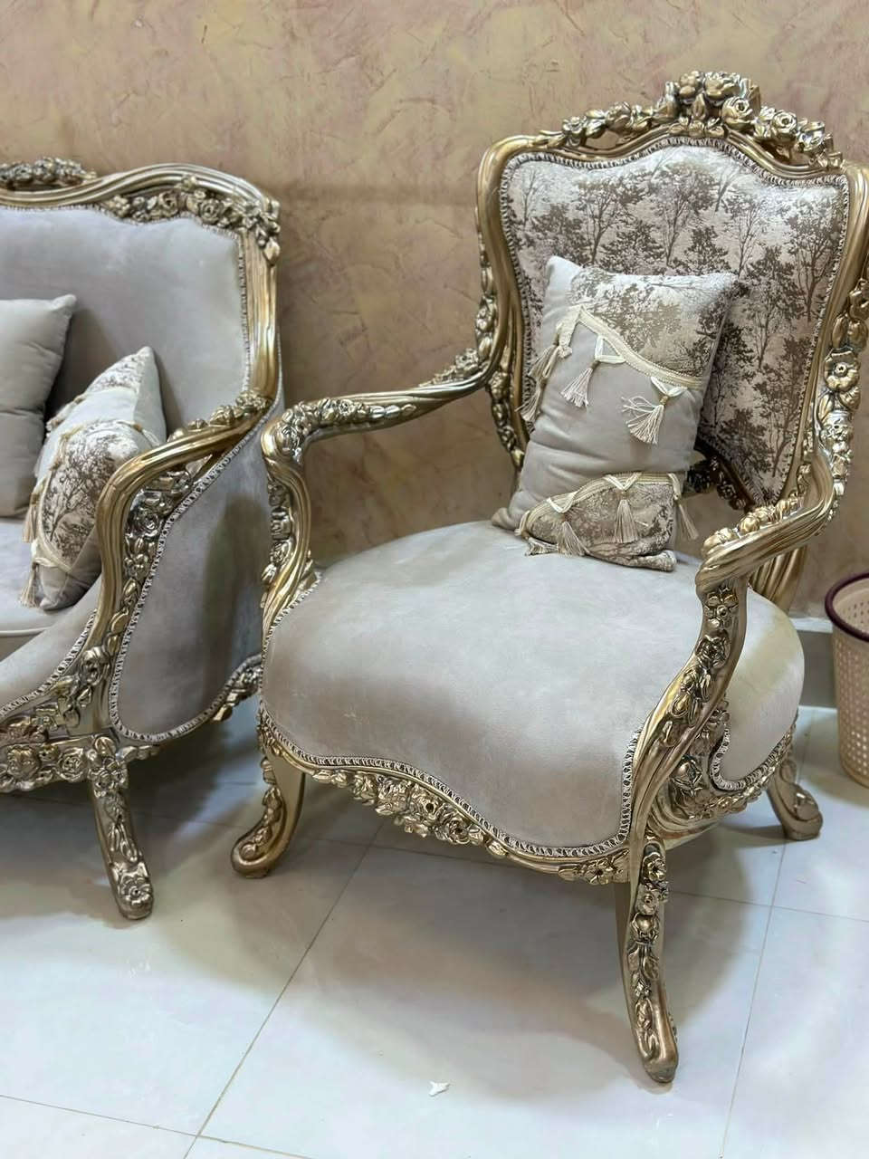 سلام عليكم تخم للبيع ملكي صارله سبوعين من اخذته بعده جديد والنضافه كدام عينك 6 قطع 
مكاني/ كربلاء طويريج
للأستفسار ‭***********‬
