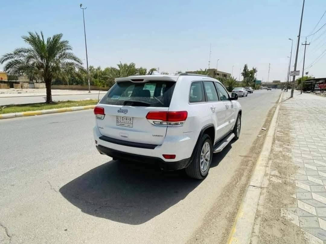 جيب لاريدو  موديل 2014 ( خـليـجـي )
لون ابيض فول موصفات 1/1 فورويل  
رقم صاحب سيارة ***********
السعر 170 وبيها مجال 
بيع او مراوس 

خليجي2014  4x4 
فول موصفات 1/1 
حجم المحرك : 6سلندر 3600  
ماوس وضعيات قياده الفور ويل 
* سلايت
بصمه دخول ذكي 
*شاشه بلادي صغيرة
*كشنات الاماميه كهربائي  
*ويل حجم  18
هوك امامي خلفي
*شفتات ستيرن 
* كاميرا خلفية 
* سستم صوت ٩ سماعات  
* اشارات مرايا 
*سيدي 
*كير طيارة 8 نمر 
* تحكمات ستيرن فول
صدر جديد امامي خلفي 
السياره جديده 
مكان السياره الصويرة 
رقم صاحب سيارة ***********
السعر 170 بيها مجال
