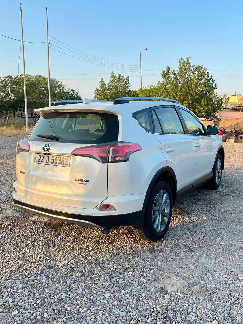 للبيع رافور خليجي لمتدد……..
فول مواصفات بصمه فتحه سقف داخل جلد جوزي سياره مكفاله عامه ماشيه 79 الف كيلو سياره نضيفه بمعنى الكلمه فور ويل بس صبغ داعميه اماميه و خلفيه بس للجماليه فقط سعر 207 وبيها مجال ***********

نص مكتوب في الصور:
- هاي شويه تقريين بس اصبعين بي ضربه صغيره كلش