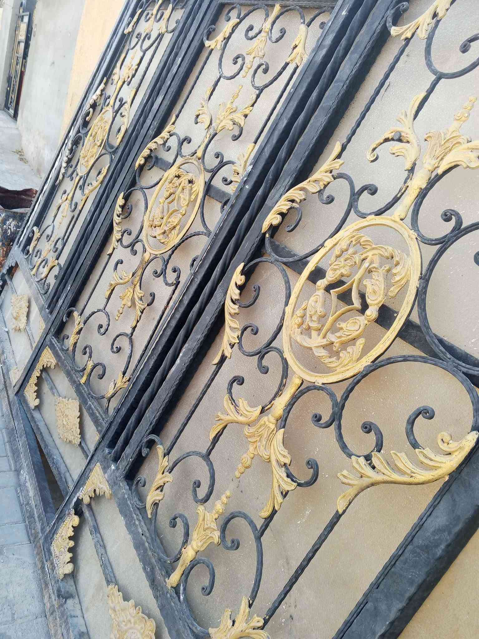 باب حديد خارجي اخو الجديد  للاستفسار *********** الحيانيه البصرة, العراق
