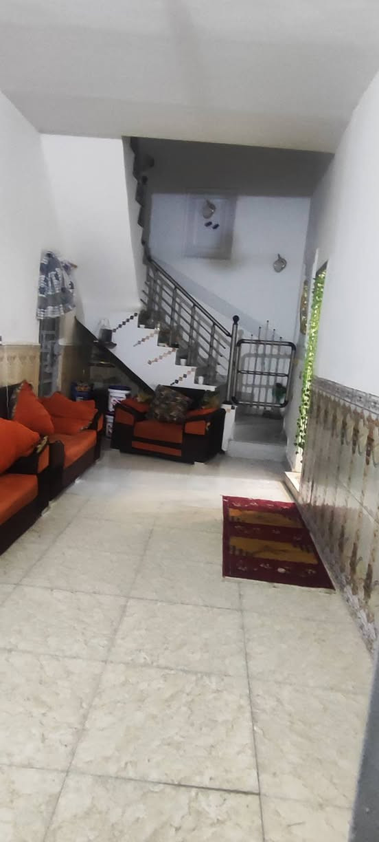 بيت للبيع في حي الامين الاول شارع التنانير مساحته 180 م
يحتوي على غرفتين نوم وصالة واستقبال ومطبخ وصحيات بناء طابوك سعره 70 مع مجال بسيط للتواصل على الرقم ***********
