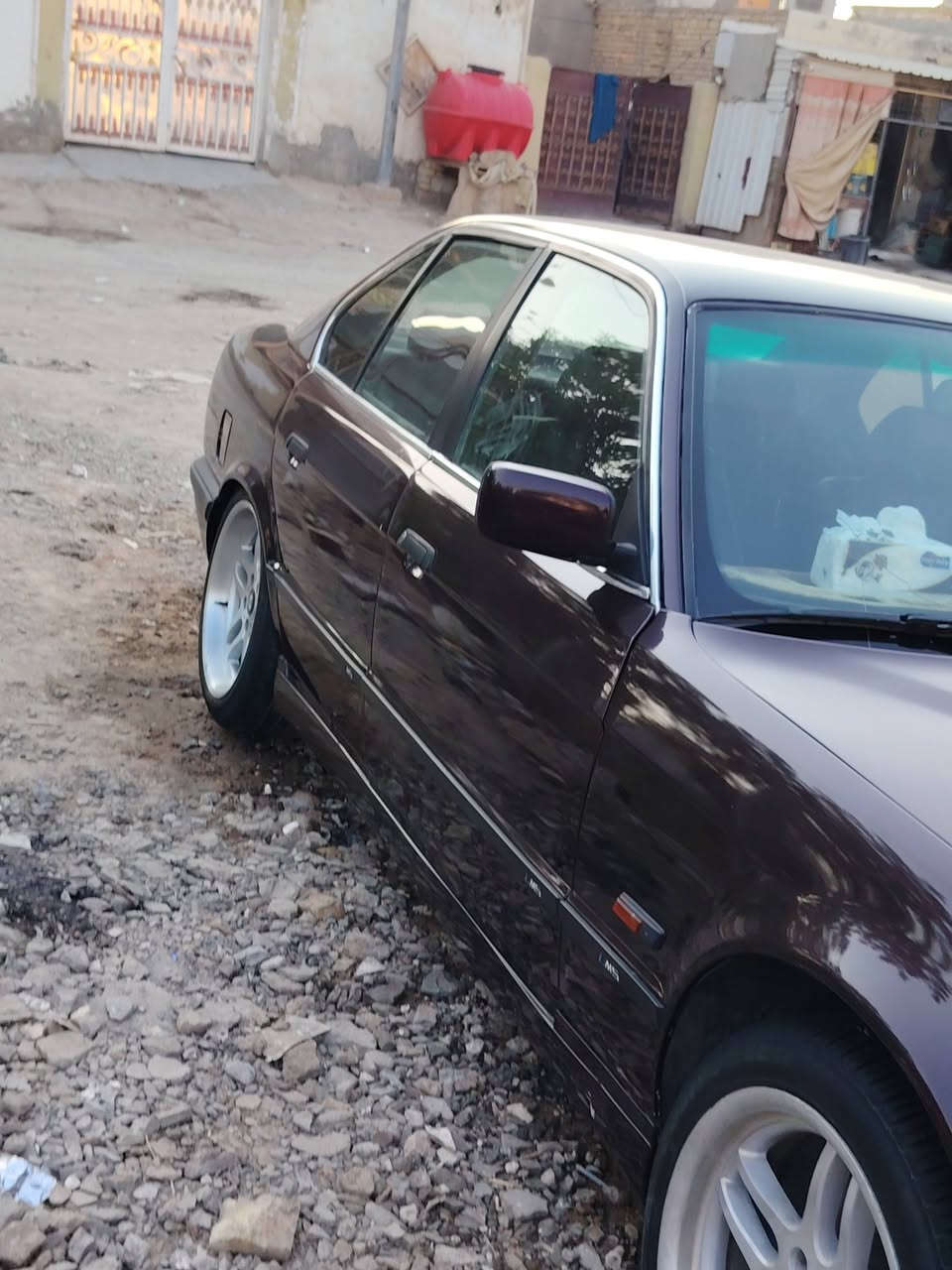 السلام عليكم 540.8V✈️ للبيع او مرواس حسب القناعه 
موديل 91 سياره اصل 535 مكينه وكير تمسح مكينه وراد ياباني بحيث لحد الان دهن اصفر مكينه وكير واحدايه وكسل قفل شرط فحص ترايك 240 رون 4 سياره جاهزه غرفه جلد وراد امريكي بجم عريض دعاميات ام ويل ام سنتر لوك شغال كهربايتة كله شغله 4 جام شغال ليت زنون ابيض عالي وناصي سياره كفاله ما ذب عليه ربع فقط غاز لتبريد سياره شلعه وتاير وبطانش شك لكاع  رقم بغداد تحويل ثاني يوم لون مميز باذنجاني ع كرزي مصبوغه لجماليه مكفوله من كلشي سياره مال جناي معمره تعمير مال جناي متعوب عليه كلشش السعر 70 وبيه مجال بسيط   
عنوان بابل الحمزة الغربي 
رقمي *********** 
***********
