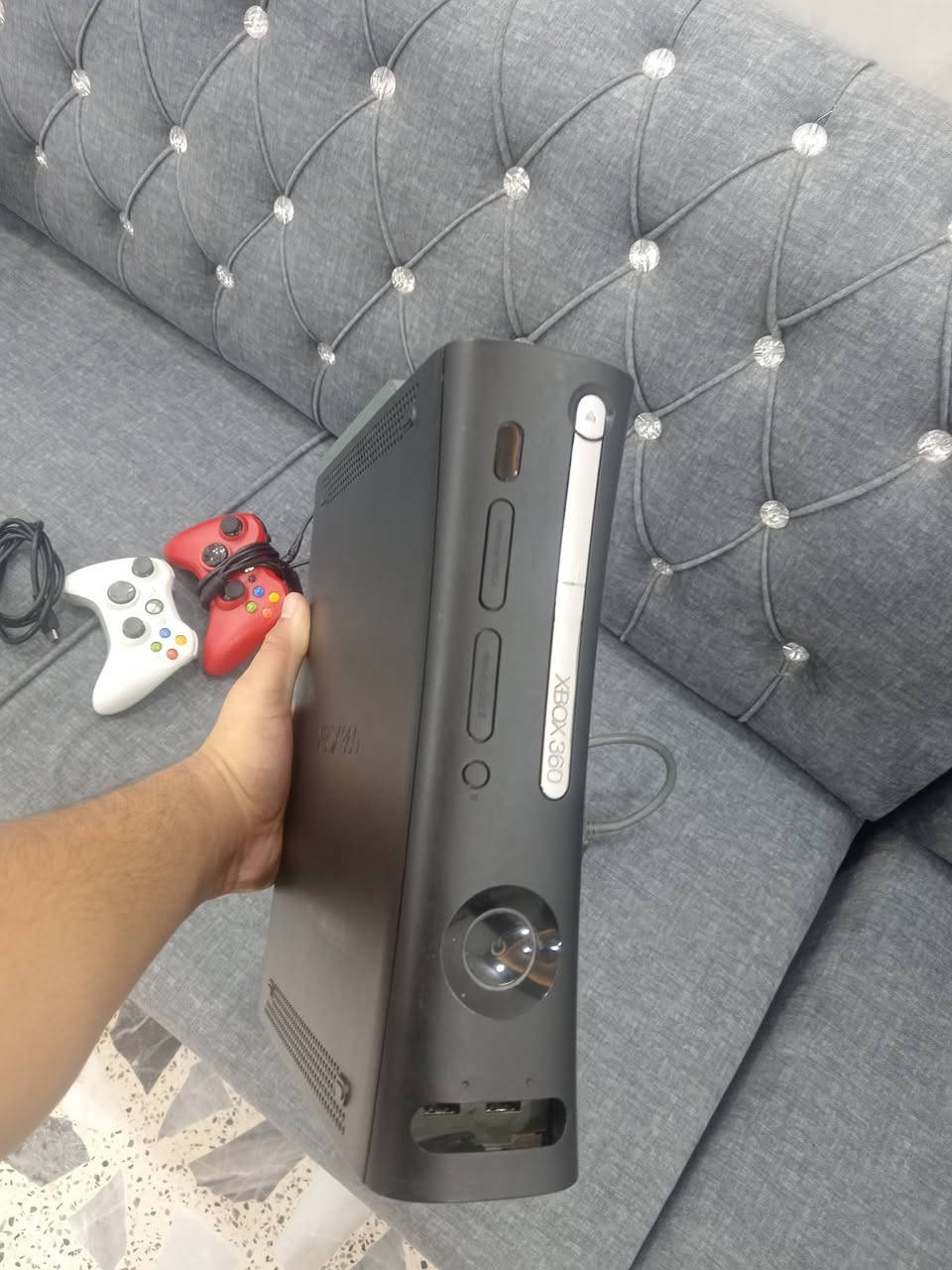 🎮 كاسبر Xbox 360  للبيع 🔥
📌 التفاصيل:
• الجهاز:كاسبر Xbox 360 
• الحالة: نظيف ومرتب
• 🎮 عدد اليدات: 1 بلوتوث+1 واير
• ⚡ محولة الكهرباء موجودة
• 🔌 جميع الكيبلات موجودة
• الجهاز شغال ومفحوص

🎮 الألعاب الموجودة:
• Call of Duty: Black Ops 1
• Call of Duty: Black Ops 2
• Call of Duty: Black Ops 3
• Call of Duty: Advanced Warfare
• GTA San Andreas
• GTA IV

وبي بعد العاب خير من الله 

💰 السعر: 135 وبي مجال 
📩 للتواصل: خاص او على الرقم: ***********
