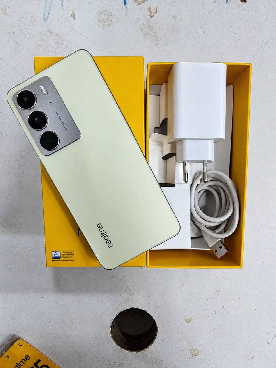 السلام عليكم 
جهاز  :  realme C75

ذاكره 256

بطاريه 5828 

ذاكره عشوائيه 8 + 8

معالج  MediaTek Helio G92 Max

الجهاز فقط مبدل بي شاشه اصليه امانت الله
 
السعر 170 و بي مجال قفله 150 مو شراي لا تراسل

التواصل خاص او اتصال ***********
مكاني نجف
