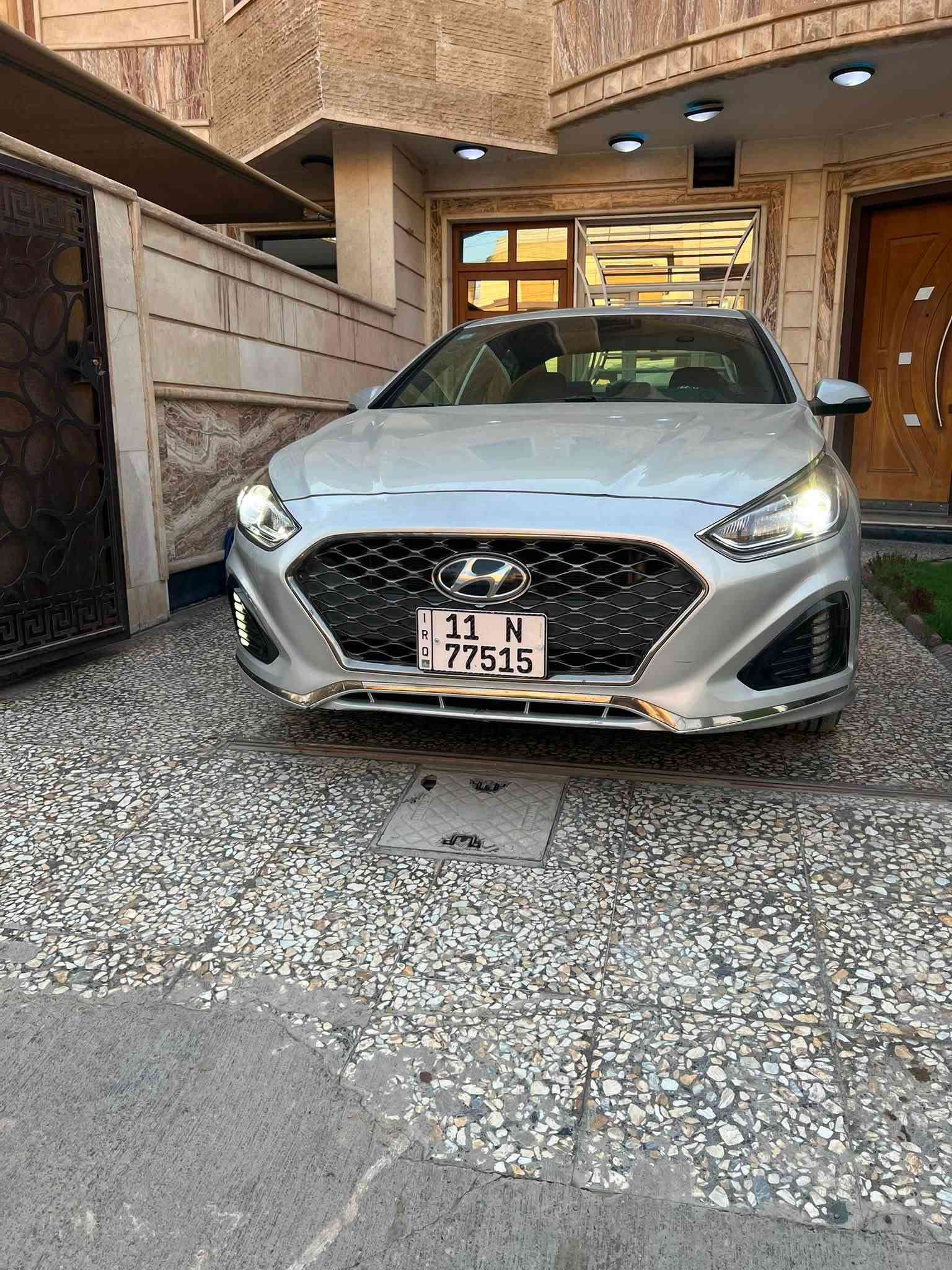 هيونداي سوناتا سبورت 2019
وارد كندي
فول مواصفات
محرك 2400 GDI
ماشية 130 ألف كيلو
الكير والمحرك مكفولات
صدر جديد
تبريد ثلج
تخم تايرات جديد
حادثها جاملغ خلفي أيمن بدون دواخل
البنيد مرشوش كلير فقط بدون حادث
الشواصي والگود مكفولة

⭕️ السعر 130 بيها مجال 

مكاني: نفق الشرطة حي حطين
رقم صاحبها: ***********

نص مكتوب في الصور:
- قص