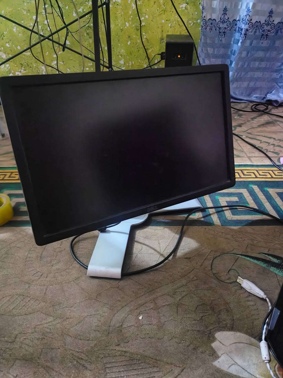 السلام عليكم تجميعة للبيع مع شاشة 
i3 10100
16 ddr4
Ssd 128
Hdd 500
1660 سوبر
الشاشة dell 
1080p 
60hz 
بغداد المدينة قطاع 38
***********

نص مكتوب في الصور:
- تنشيط Windows
- انتقل إلى الإعدادات لتنشيط Windows.