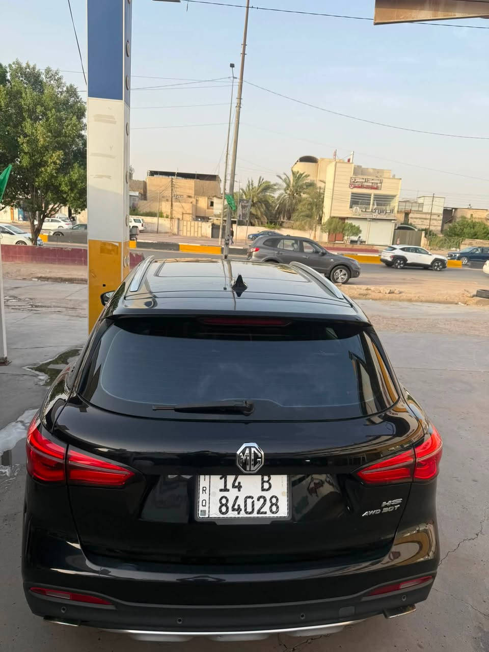 🏆 للبيع MG HS TROPHY 2.0 TURBO AWD –مديل 2023  🔥
فل أوبشن | أعلى فئة | ر

اعلى فئه MG HS TROPHY 2.0 Turbo AWD موديل 2023، ، بمواصفات عالية جدًا وتجهيزات فئة TROPHY الرياضية.

السيارة تجمع بين قوة محرك 2.0 Turbo + نظام الدفع الرباعي AWD حسب اختيارك + الفخامة + أنظمة الأمان المتقدمة، مع واحدة من أجمل المقصورات الداخلية في فئتها.

📋 معلومات السيارة

🚘 MG HS TROPHY
مديل 2023 

⚙️ 2.0 Turbo – 4 Cylinders

🔥 نظام دفع رباعي AWD او ثنائي

🔄 ناقل حركة أوتوماتيك DCT دبل كليتش

📊 العداد:71  كم

⛽ بنزين

👥 5 ركاب

⭐ المواصفات والتجهيزات

🔥 المحرك والأداء

• محرك 2.0 Turbo قوي

• أوضاع قيادة متعددة

• وضع Super Sport

• Paddle Shifters خلف المقود (شفتات كير)

• نظام الثبات الإلكتروني ESC

• Traction Control

• Hill Hold

• نظام مراقبة ضغط الإطارات

🛡️ الأمان ومساعدة السائق

• كاميرا 360°

• حساسات أمامية وخلفية

• Blind Spot Monitoring

• Lane Keep Assist

• Lane Departure Warning

• Adaptive Cruise Control

• Forward Collision Warning

• Autonomous Emergency Braking

• مثبت سرعة

• 6 وسائد هوائية

• ABS + EBD

• Electronic Stability Control

❤️🖤 المقصورة الداخلية

• فرش جلد رياضي أحمر وأسود TROPHY الماني 

• مقاعد أمامية كهربائية

• تدفئة المقاعد الأمامية 🔥

• مقاعد رياضية

• سقف بانوراما كهربائي 🌙

• إضاءة داخلية Ambient

• مقود متعدد الوظائف

• Paddle Shifters

• تكييف أوتوماتيك

• فتحات تكييف خلفية

• مسند يد أمامي وخلفي

• مقاعد خلفية قابلة للطي

• تطعيمات داخلية رياضية

• دواسات رياضية

📱 التكنولوجيا والترفيه

• شاشة وسطية 10.1 إنش

• شاشة عدادات رقمية 12.3 إنش

• Apple CarPlay

• Android Auto

• Bluetooth

• نظام صوتي

• USB

• تشغيل بصمة/زر

• دخول ذكي بدون مفتاح

• Smart Key

• تحكم صوتي ووظائف متعددة من المقود

🚘 التجهيزات الخارجية

• مصابيح LED

• DRL LED

• مصابيح خلفية LED

• سقف بانوراما

• صندوق خلفي كهربائي

• مرايا كهربائية قابلة للطي

• إشارات بالمرايا

• جنوط رياضية سوداء

• كاليبرات فرامل حمراء 🔴

• سبويلر خلفي

• تصميم TROPHY الرياضي

💎 ما يميز هذه السيارة تحديدًا

✅ TROPHY الأعلى تجهيزًا

✅ 2.0 Turbo وليس 1.5T

✅ AWD دفع رباعي

✅ كاميرا 360°

✅ مقاعد كهربائية ومدفأة

✅ سقف بانوراما

✅ باب خلفي كهربائي

✅ Adaptive Cruise + Blind Spot + Lane Keep

✅ داخلية TROPHY أحمر وأسود

✅ شاشات رقمية

✅ Apple CarPlay + Android Auto

✅

✅ السيارة قابلة للفحص الكامل.

للانصال : *********** متوفر واتساب ايضا

السعر :  127) وبيها مجال بسيط    سياره ب اسمي رقمها بصره مكاني بصره ابو صخير
