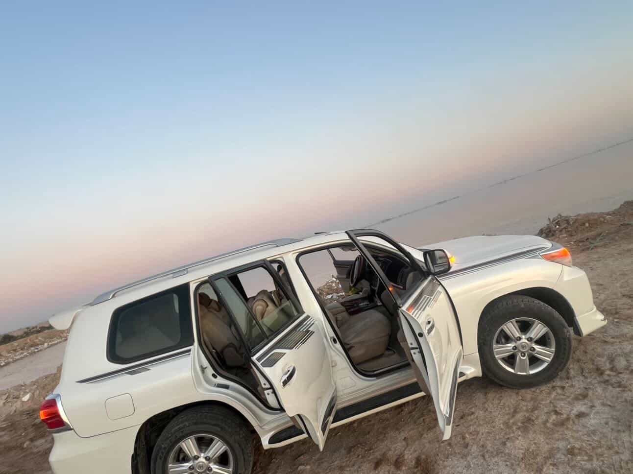 للبيع او مراوس سورنتو 24 فول 
لاندكروز 13 بريم اصل فول مواصفات ام الطفايه محرك كير ما مفتوحات كفاله.  ماشيه 230 صدرجديد تايرات تخم جديد سياره جاهزه تبريد ثلج  لايتات زنون اصلي  بيه ضرر بسيط بالجنطه + بارد  السونار مرفق مع الصور 
بابل مركز. *********** سعره 310 وبيه مجال بسيط

نص مكتوب في الصور:
- m.o_f22