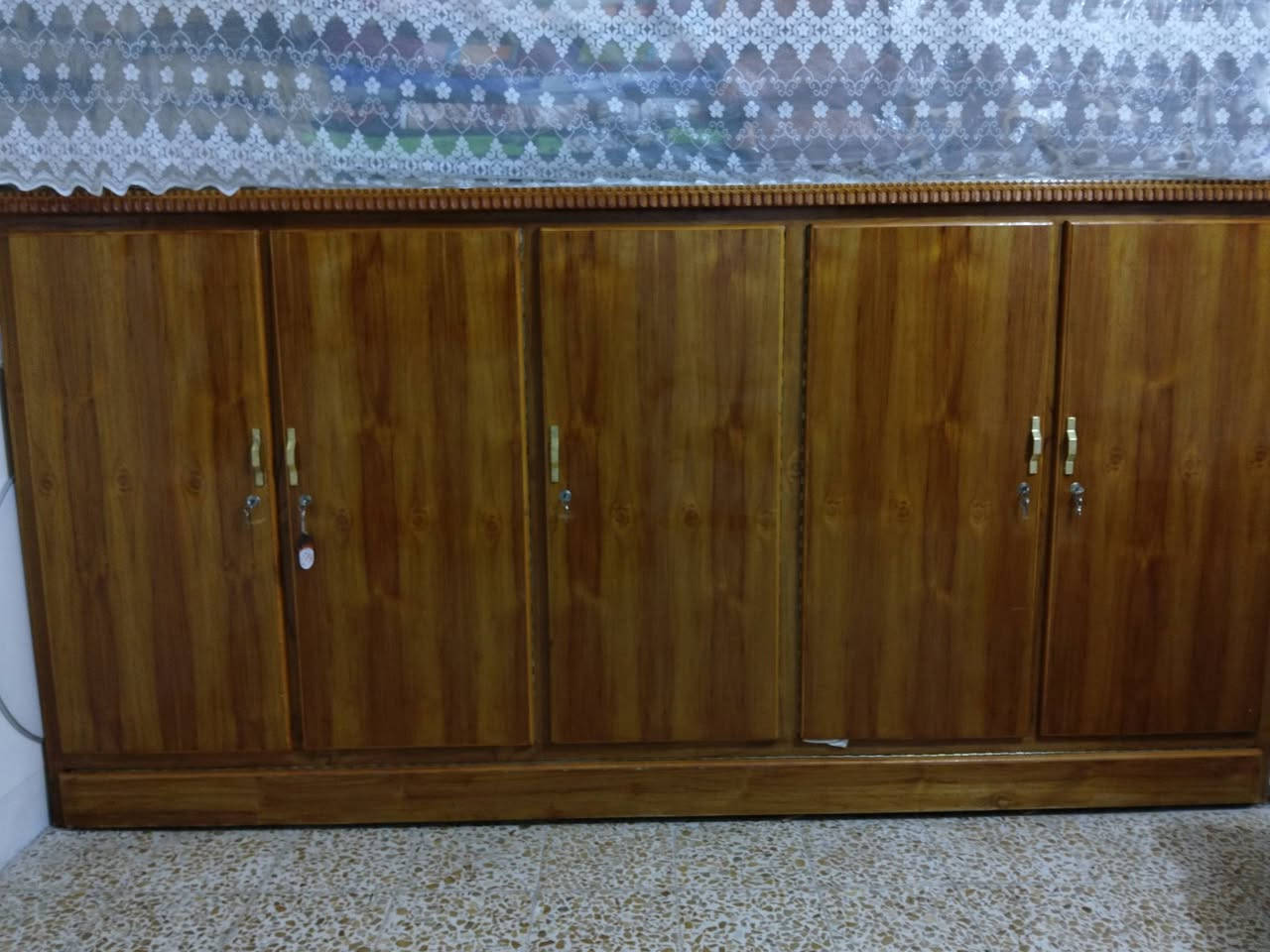 صندوق لبيع بسعر450بي مجال اتصل على ***********
