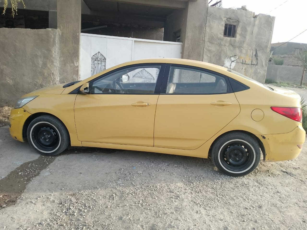 اكسنت رقم بغداد 
موديل 2014 مصفره هيئة وغرامات 
جاهزة للمداور لا ضربة ولا تبديل 
مكانها ديوانية دغارة 
للمراوس بخصوصي او البيع 
الاستفسار الاتصال عالرقم 
***********

نص مكتوب في الصور:
- ١١:٤٧ م
- ١١:٤٨ م
