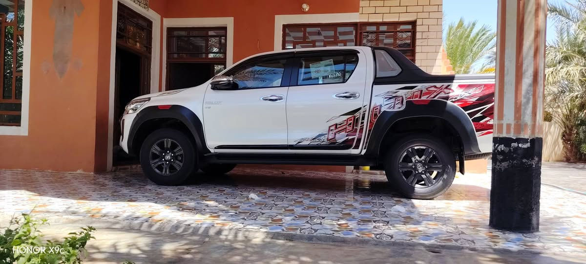 ما شاء الله تبارك الرحمن - للبيع هايلوكس TRD موديل 2023 زيرو بحالة الشركة 🔥
✨ تويوتا هايلوكس (Toyota Hilux TRD) موديل 2023 ✨

لأهل الصنف والذوق العالي.. مواصفات TRD الرياضية، سيارة بيت واستخدام شخصي حقيقي!

​📋 المواصفات الفنية:

​الفئة: TRD 🏁

​المحرك: 6 سلندر (V6) – قوة وعزم هائل، محرك لوك بحالة الشركة ⚙️

​نظام الدفع: فورويل / دفع رباعي (4X4) 🏔️

​العداد: 39,000 كم فقط (ماشية شذر) 🛣️

​الرقم: سليمانية 📑

​🛡️ الكفالة والحالة (كفالة عامة وبشرط الفحص):

​❌ بدون أي ضربة أو حادث (من فضل الله)

​❌ بدون قطرة صبغ (قشر لوك)

​❌ بدون بارد نهائياً

​السيارة بحالة الزيرو تماماً، جاهزة للمشي ولا تحتاج أي مصروف!

​📍 الموقع والعنوان:

محافظة ديالى - قضاء المقدادية - طريق إمام ويس - قرية العنبكية
***********

