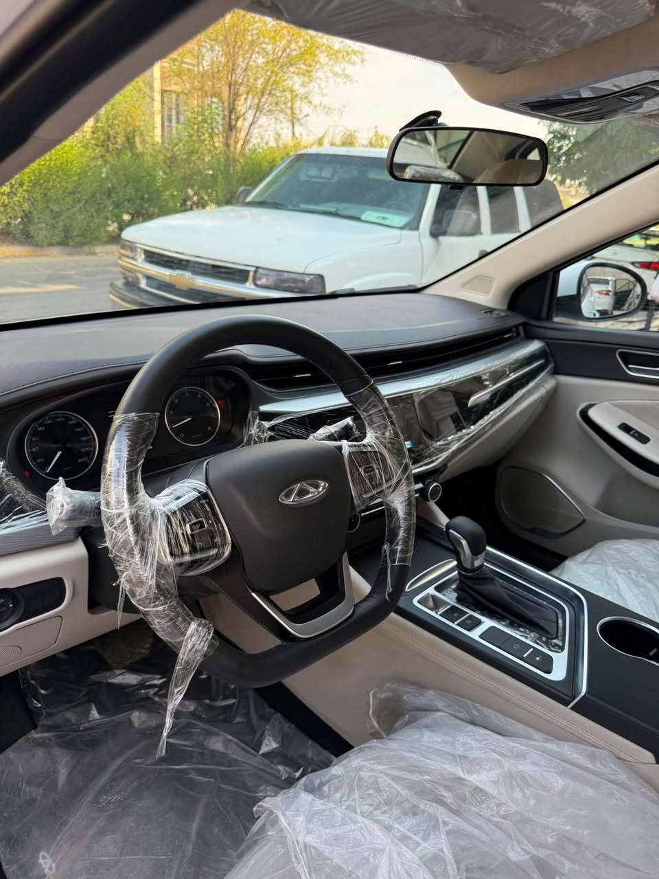 🚗 للبيع | شيري أريزو 5 موديل 2025
✅ ماشية 18 ألف كم فقط (بحالة الزيرو)
✅ مكفولة من الشركة
✅ ضمان شركة
✅ بدون صبغ أو أي تعديل
✅ بطاقة بنزين بيها
✅ شرط تحويل
✅ هزة، فحص، وسنوية جديدة
💰 السعر: 103 بيها مجال بسيط 
📍 الموقع: كركوك
📞 للاستفسار: ***********

