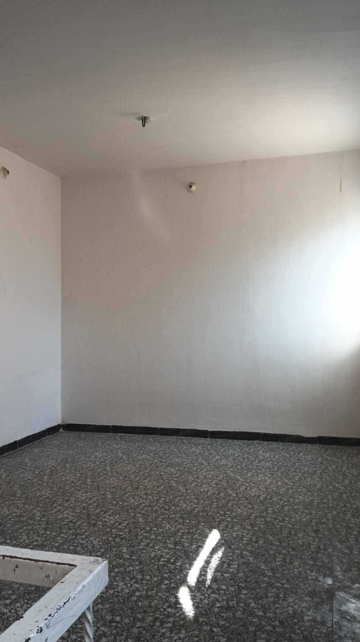 دار للبيع طابو زراعي سند 25 الموقع حي الصحه خلف المسبح الأولمبي المساحه ١٦٥ متر طابقين الاول هول صاله مطبخ غرفه نوم مجمع صحيات كراج سياره الطابق الثاني ٢غرف نوم صحيات للاستفسار مكتب النبل للعقار والبناء والهندسه *********** واتساب *********** واتساب
