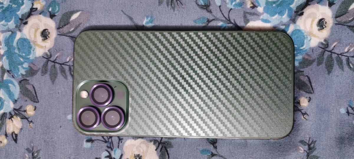 ايفون 13pro max
ملاحضه :بدون كارتونه 
اللون زيتوني 
الذاكره ٢٥٦
البطاريه ٩٢
الجهاز ممبدل بي أي شي
بغداد مدينه الصدر
السعر٧٠٠ 
رقم ***********
