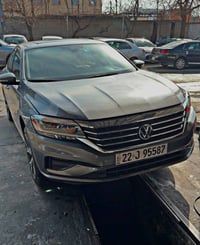 فولکسواجن باسات ٢٠٢٢ للبیع سیارە ماشیە ٨٨،٠٠٠ کم  مواصفات SE لون: نفطی...