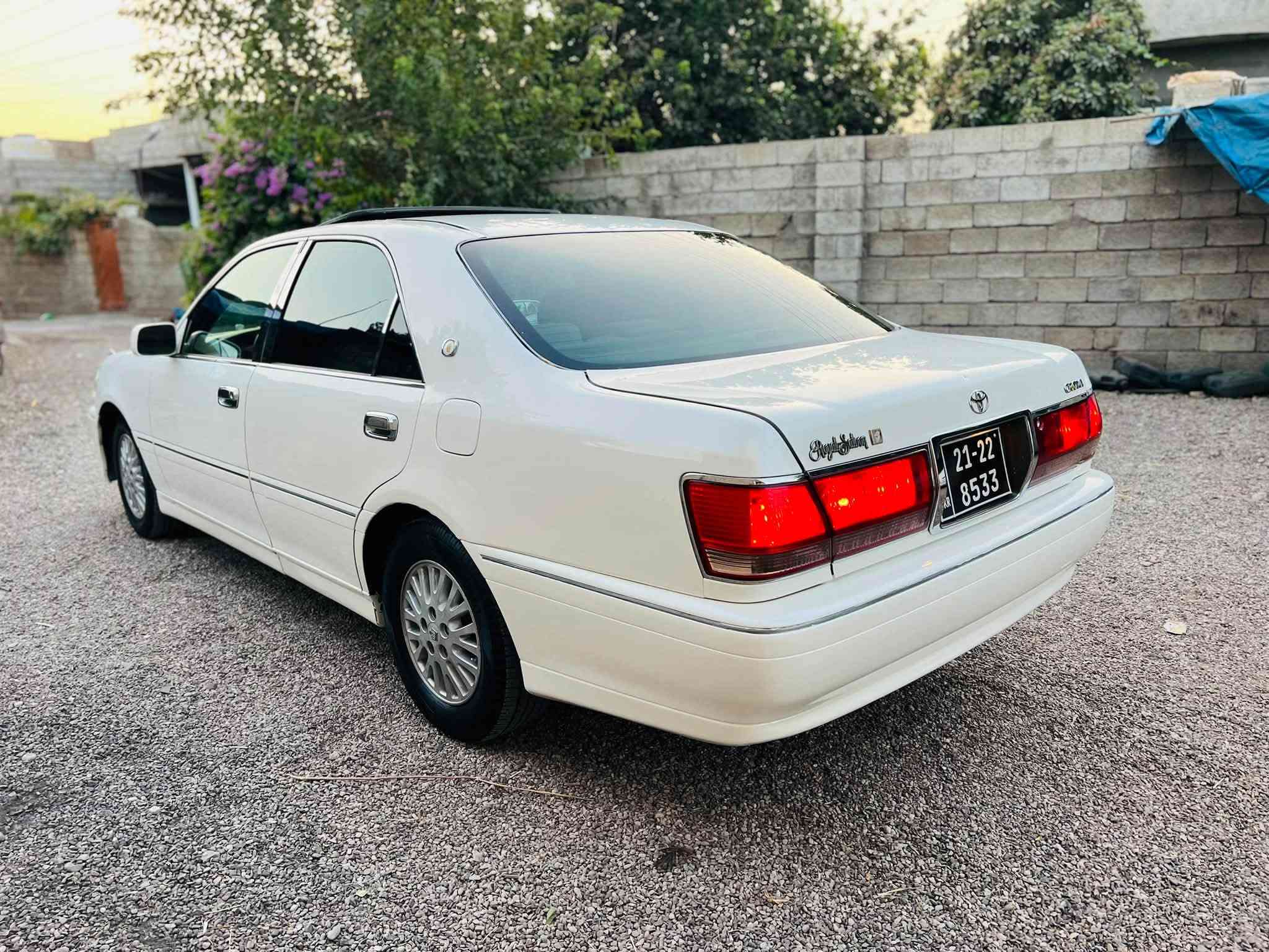 مەلیکە مووس 2003
D4بچوك
سڵایت .
چوارکوشن کارەبا
 دوو دووگمە پەردە داژبڵ نەجەف 
کۆدی نییە
كامل مەسرەف هیچ مەسروفێكی  نیە
سعری 51گەڵاو مەجال 
مشتەریت بێ سەیرکە مەعمەلە لەمووبایلا ناکری 
***********.
***********سەیسایق
