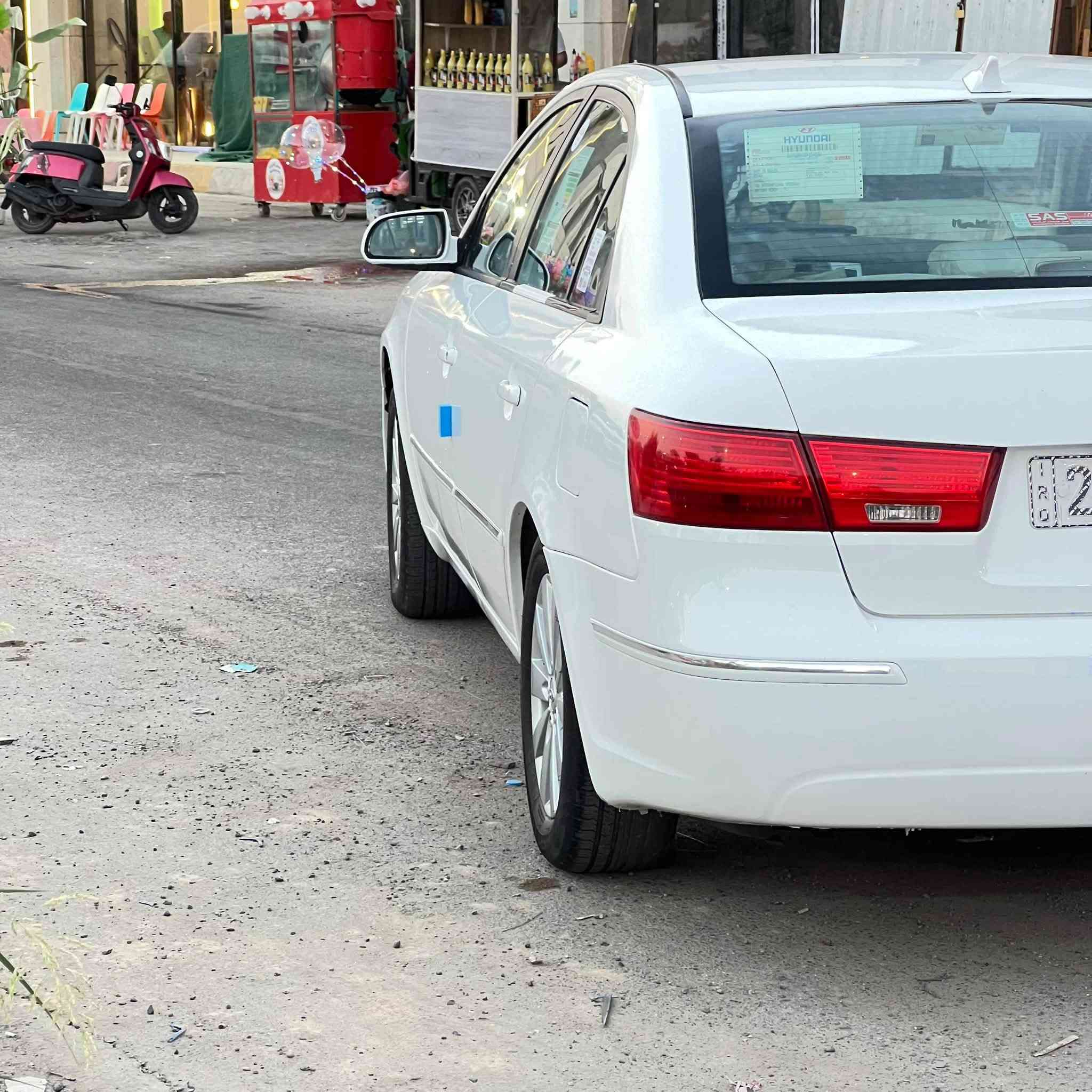 سلام عليكم سوناتا موديل ٢٠٠٩ وارد امريكي بدون حادث شرط السيارة بدون تبديل اي قطعه لون صدفي مكشرة ومصبوغه  شواصي لغود تكم حوض كفاله محرك ٢٤٠٠دوش  محرك كير صدر ويل كب ١٧ذاخل بيجي سياره احله من صور وشر بدون حادث وعندي مقطع قبل صبغ سياره جديده مكان السياره ديالي بعقوبة رقم *********** السعر ٩٨ وبيهه حك اجيه

