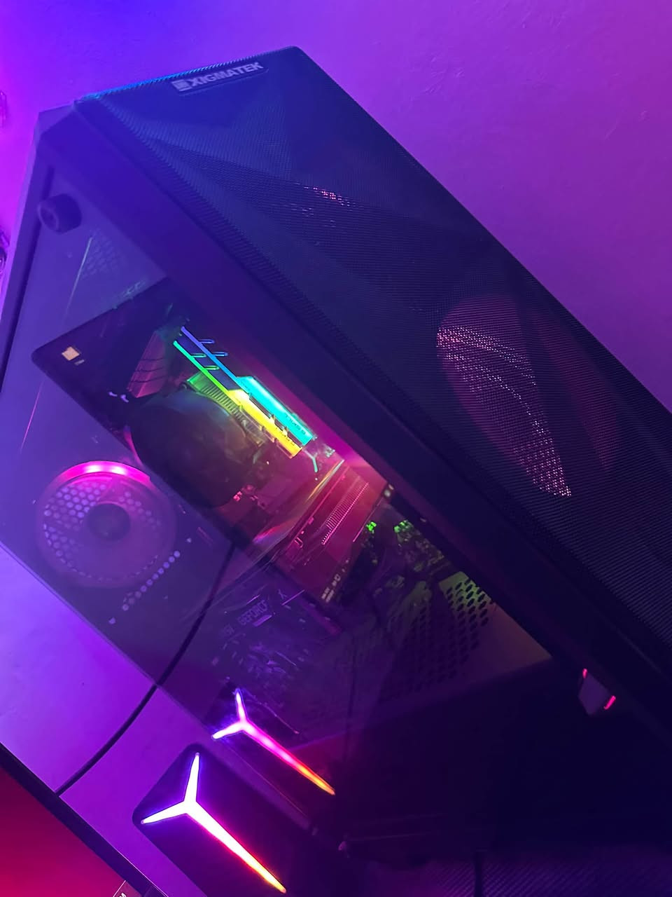 السلام عليكم
تجميعة كامله للبيع 
PC:
RTX 2070 8g
Ryzen5 3600x
Board b450
Ram 16g
Hard 420g ssd
Hard 1800g hdd
Power supply 750w

شاشةAorus
1ms
165 hertz 
27 inch 

ماوس glorious model O
كيبورد Ducky one tow mini
مايك fifin 
هيد سيت hyper x cloud II

السعر مليون ومية
بغداد
***********
