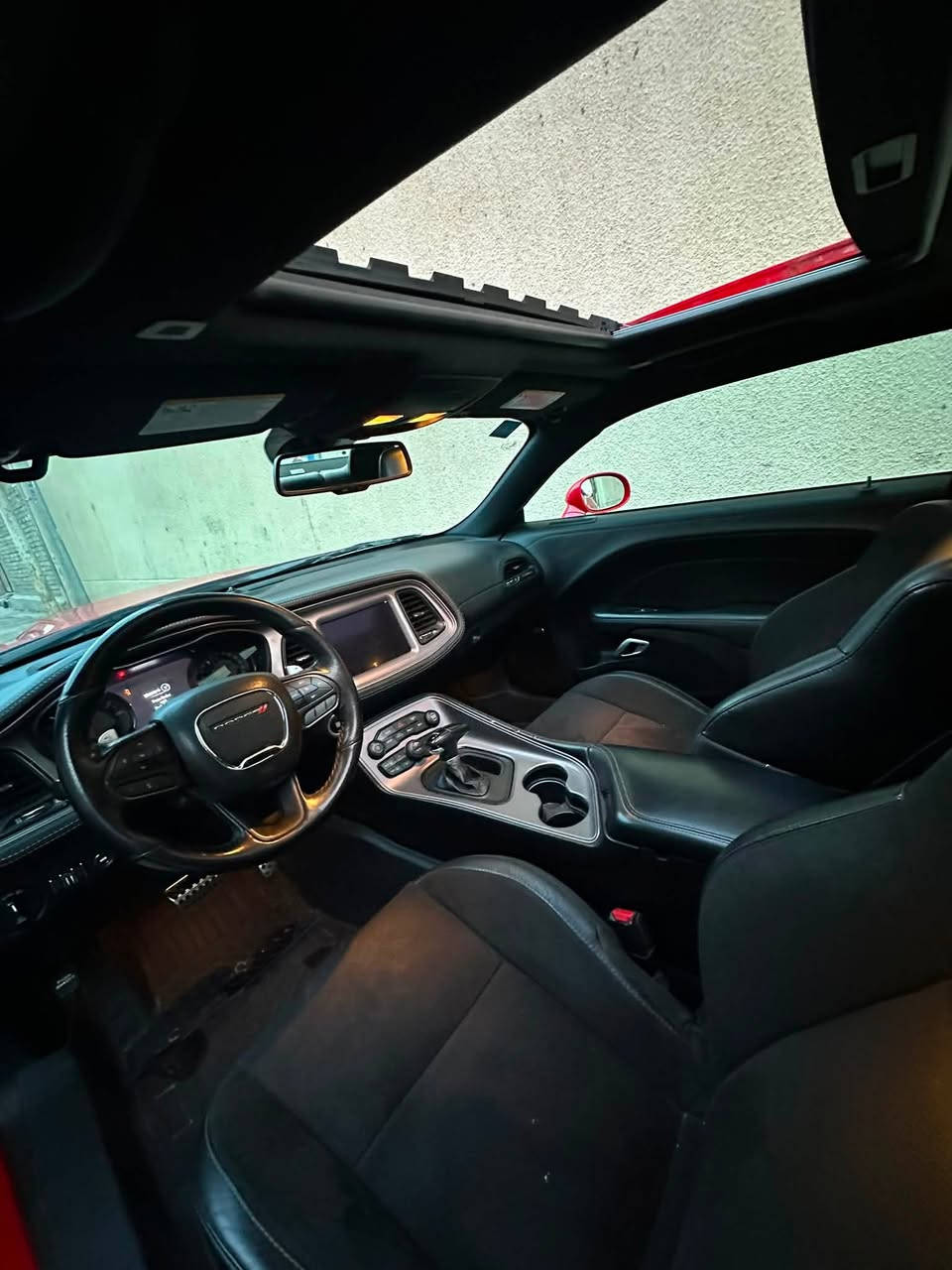 � للبيع دودج تشالنجر 2023 GT Plus AWD (4WD)
* وارد أمريكي.
* الممشى: 35 ألف ميل.
* السيارة نظيفة جدًا وحالتها ممتازة.
* الحادث جاملغين تعمير بنيد مبدل

المواصفات:

* فول مواصفات.
* فتحة سقف.
* تشغيل بصمة.
* تشغيل عن بُعد (Remote Start).
* شاشة كبيرة.
* لايزرون.
* سلايد.
* مقاعد جلد ومخمل.
* تبريد وتسخين للمقاعد.
* ذاكرة للمقاعد (Memory Seats).
* نظام دفع رباعي (AWD / 4WD).

السيارة جاهزة للاستخدام، فحصها خير دليل، وما تحتاج أي مصروف.

📞 للاستفسار والتواصل على الخاص أو الاتصال

