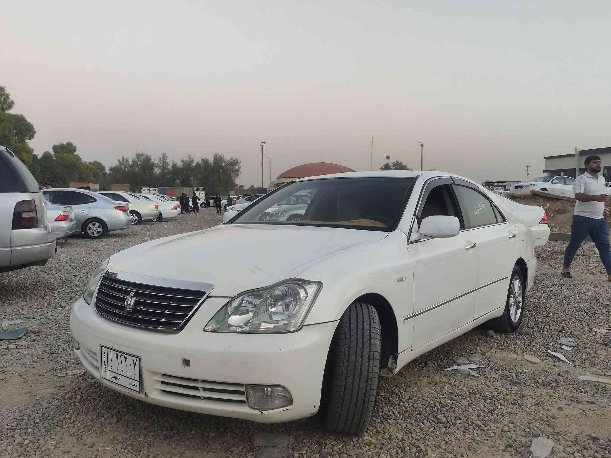 شاهینە موسی 2005 کۆد دار
یەک پارچەی ئەوروپای هەیە 
180 بێ دوکەڵ  
چوار تایە تازەی لەژێرە 
سعری 58  
ژ ***********
