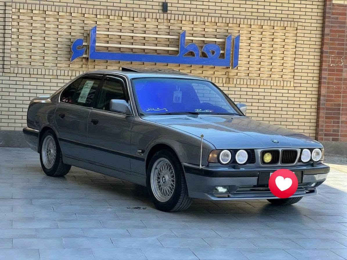 بي ام 525 موديل 89 رقم بغداد دولي
وارد ياباني
محرك ٢٥ مفتوح كير اوتو شرط الكير والمحرك 
مصبوغ عام جمالية بدون حادث
كهربائيات شغالة بالكامل
منظومة زينون
دعاميات أمامية وخلفية M بلادي
ويل خلية بلادي 
تبريد يحتاج راديتر والمروحة
غرفتها نظيفة
السعر 55 قفلها ***********
